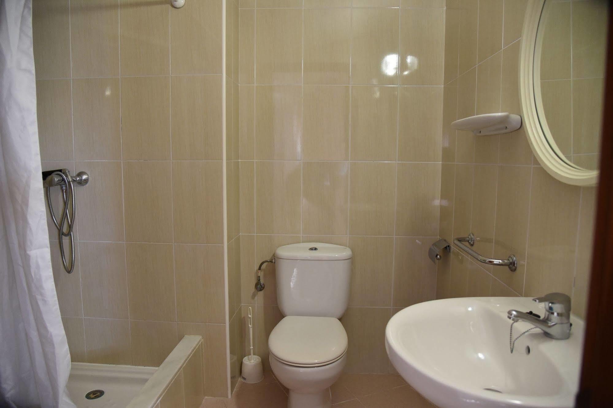 Apartamentos Ar Dosjoimi Lloret de Mar Exterior photo